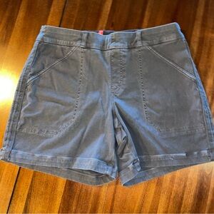 Women’s Spanx Shorts! Excellent Shape! Size Large!! ONLY ONE LEFT!